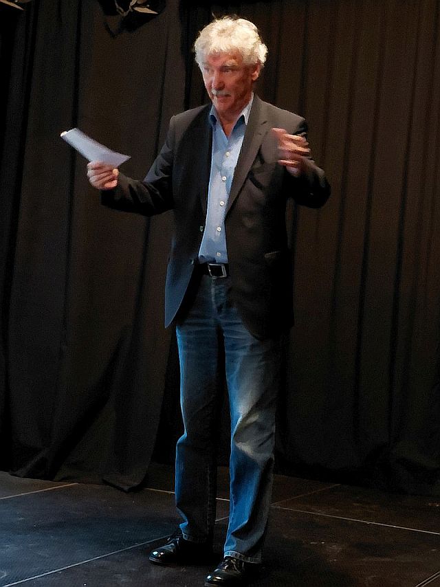 Specherin: Andrea Redlich, Sprecher: Prof. Heinz Cornel